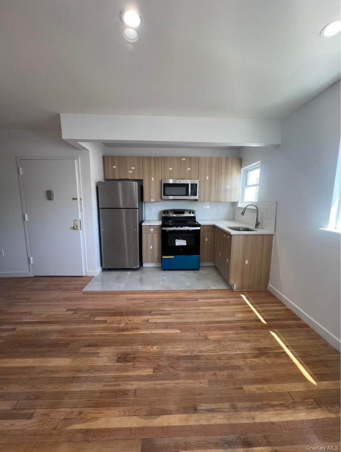 Single Family Rosedale  Bronx, NY 10473, MLS-905370-7