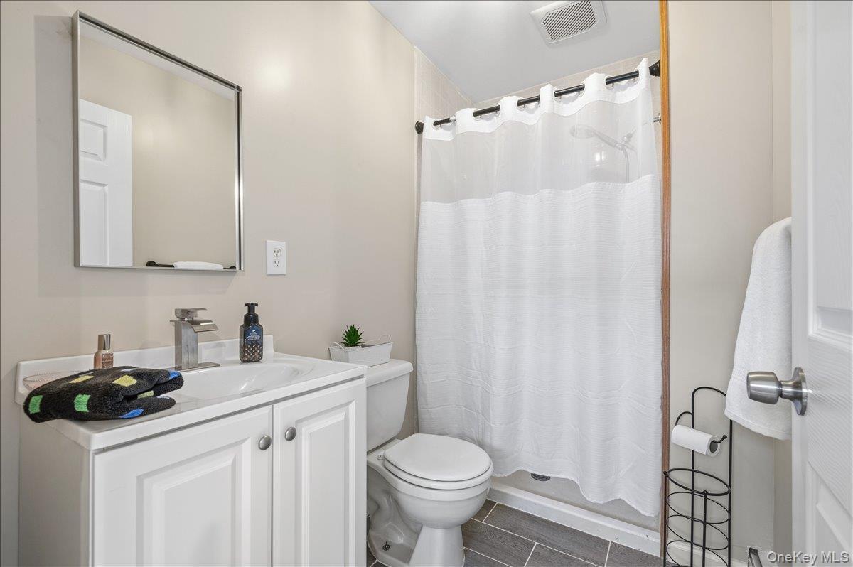 Single Family King  Suffolk County, NY 11706, MLS-905407-11