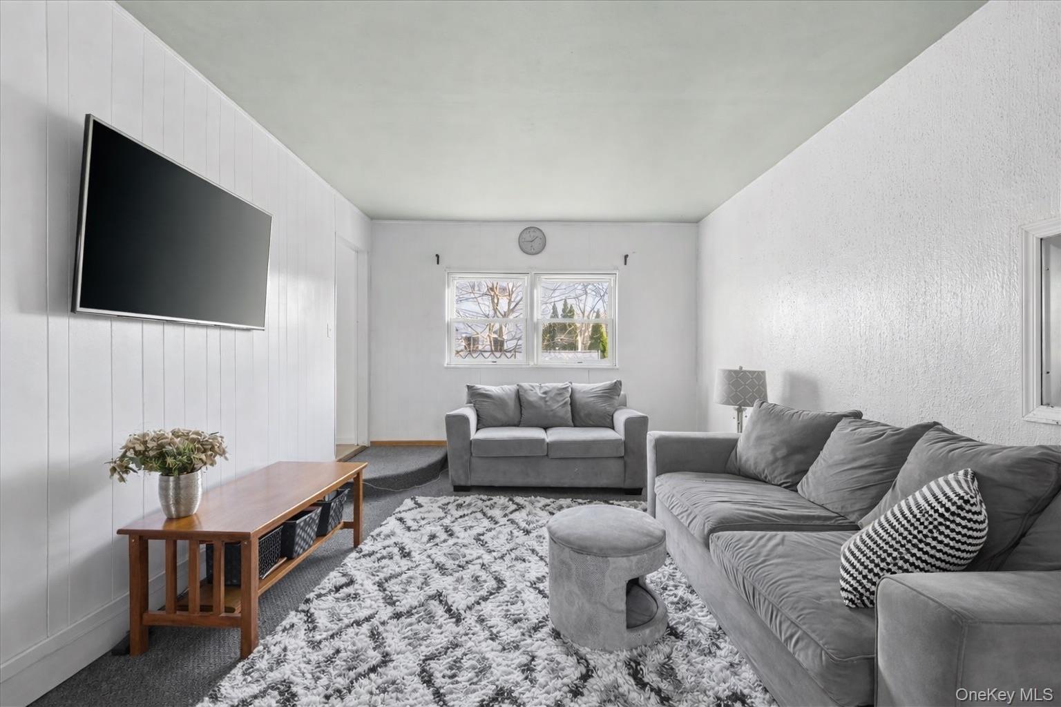 Single Family King  Suffolk County, NY 11706, MLS-905407-14