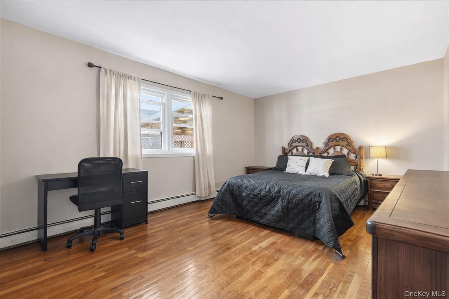 Single Family King  Suffolk County, NY 11706, MLS-905407-16