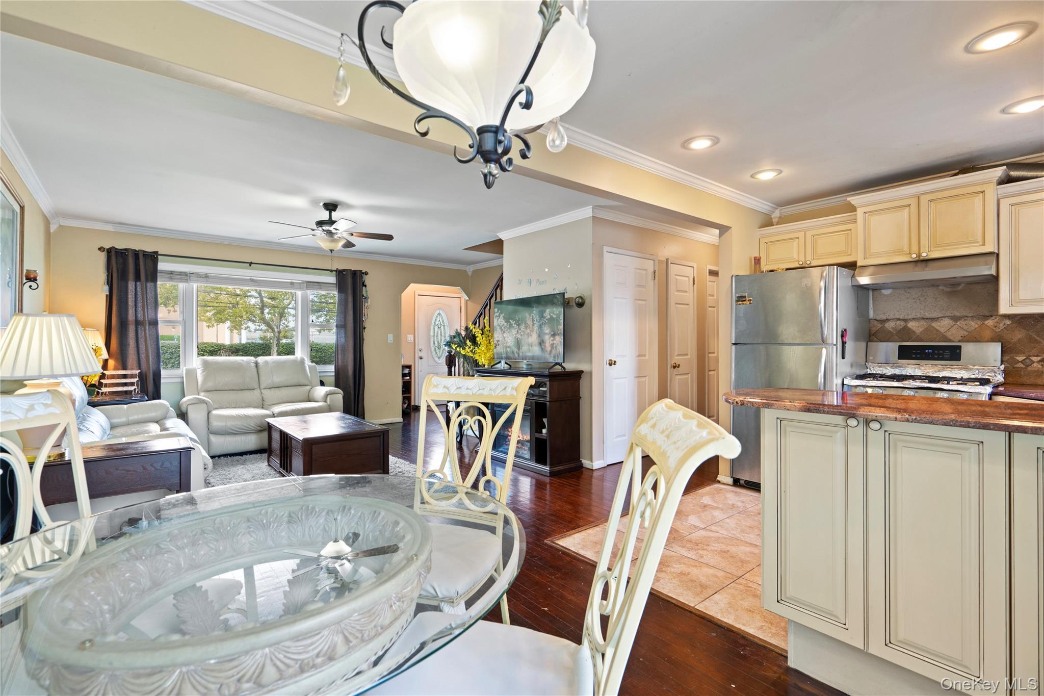 Single Family Unqua  Nassau County, NY 11758, MLS-905480-10