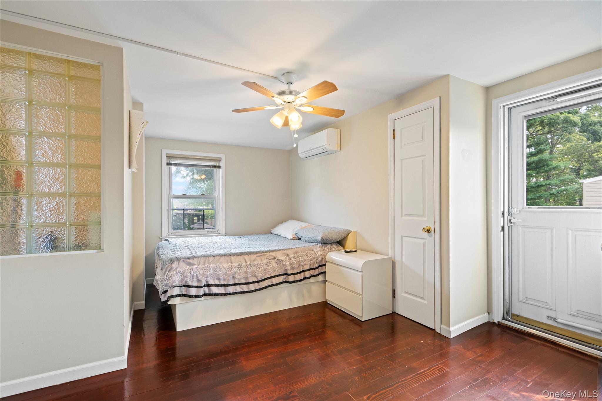 Single Family Unqua  Nassau County, NY 11758, MLS-905480-19