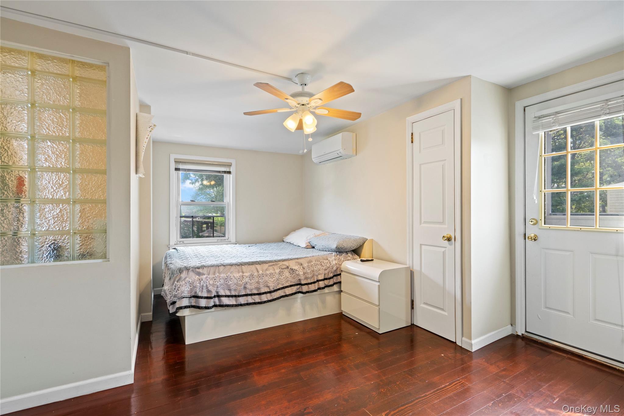 Single Family Unqua  Nassau County, NY 11758, MLS-905480-20