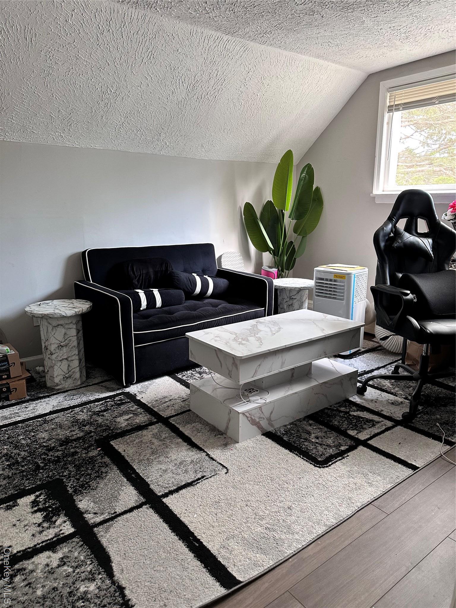 Single Family 31st Suffolk County, NY 11798, MLS-905525-11