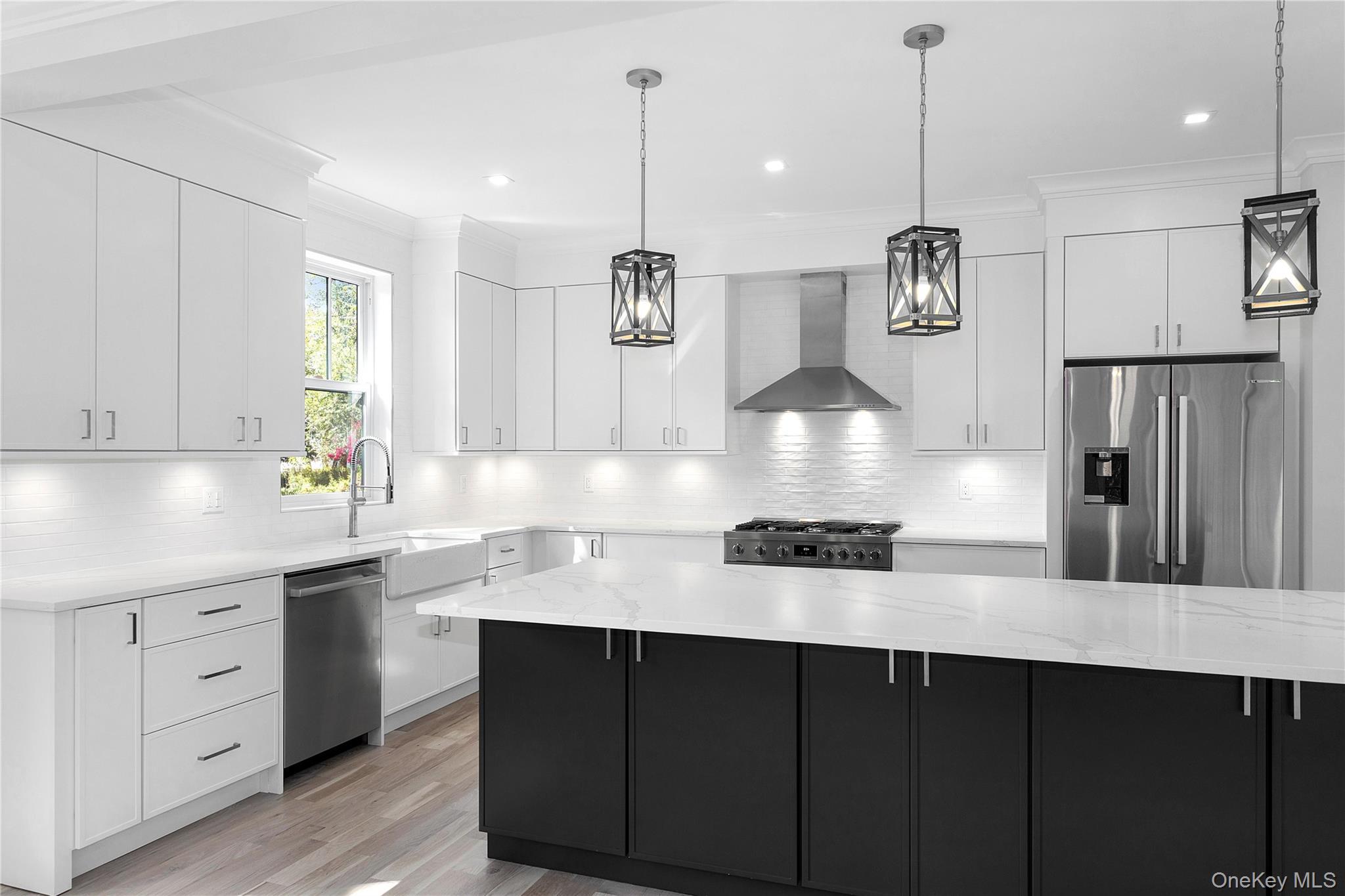 Single Family Arshamomaque Suffolk County, NY 11971, MLS-905528-10