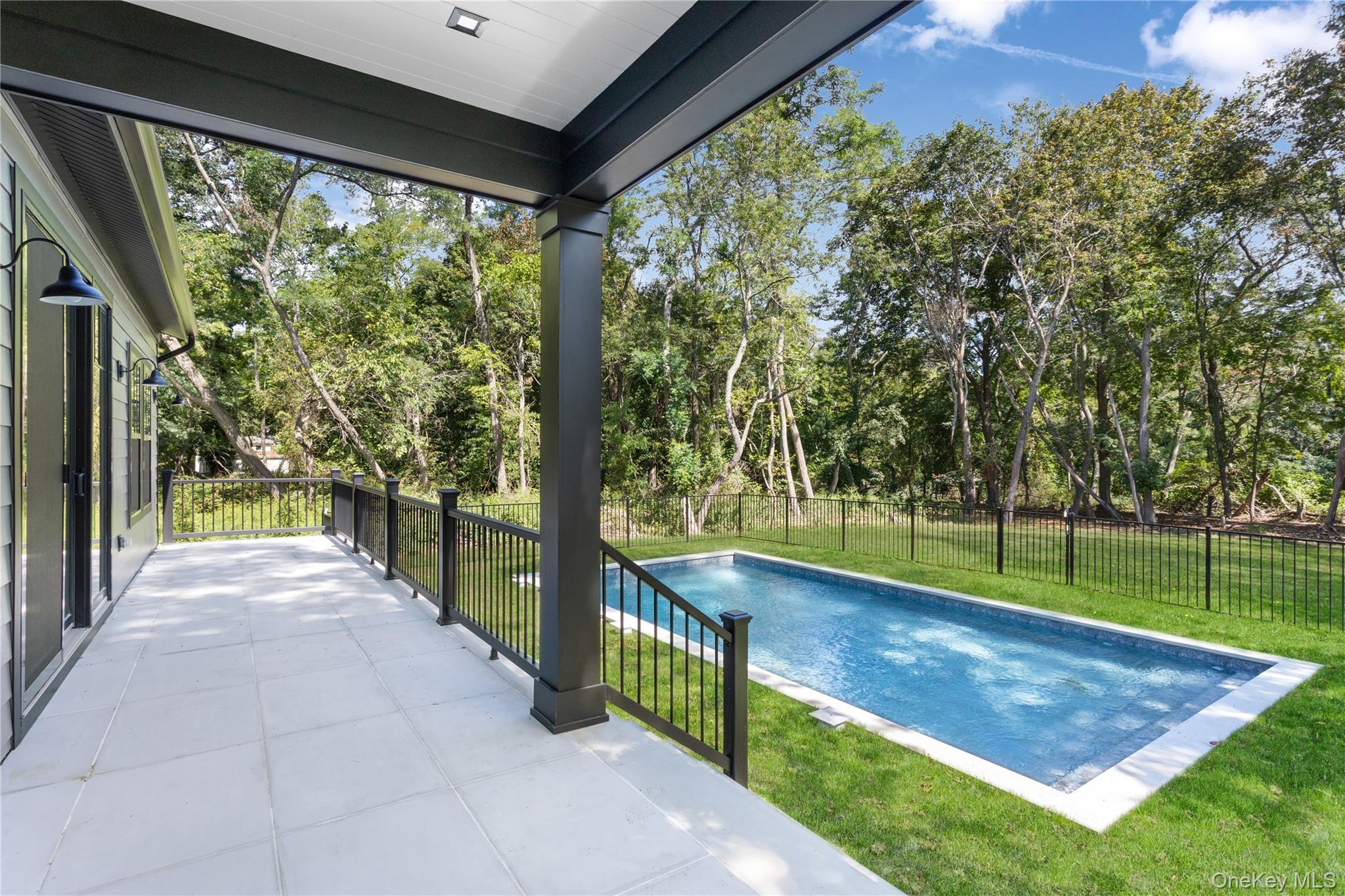 Single Family Arshamomaque Suffolk County, NY 11971, MLS-905528-13