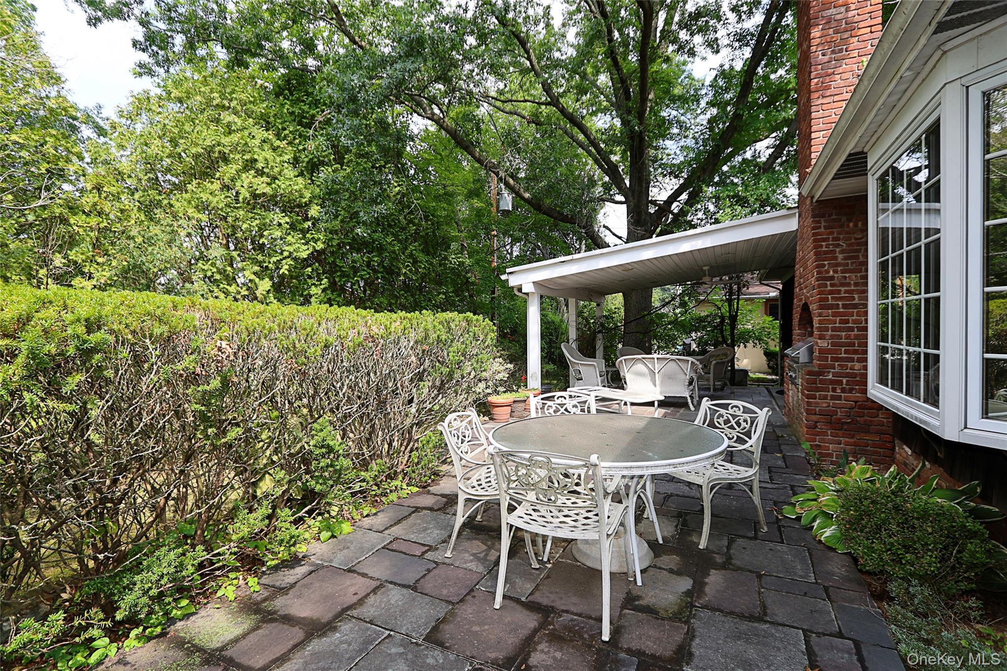 Single Family Birch Nassau County, NY 11576, MLS-905544-35