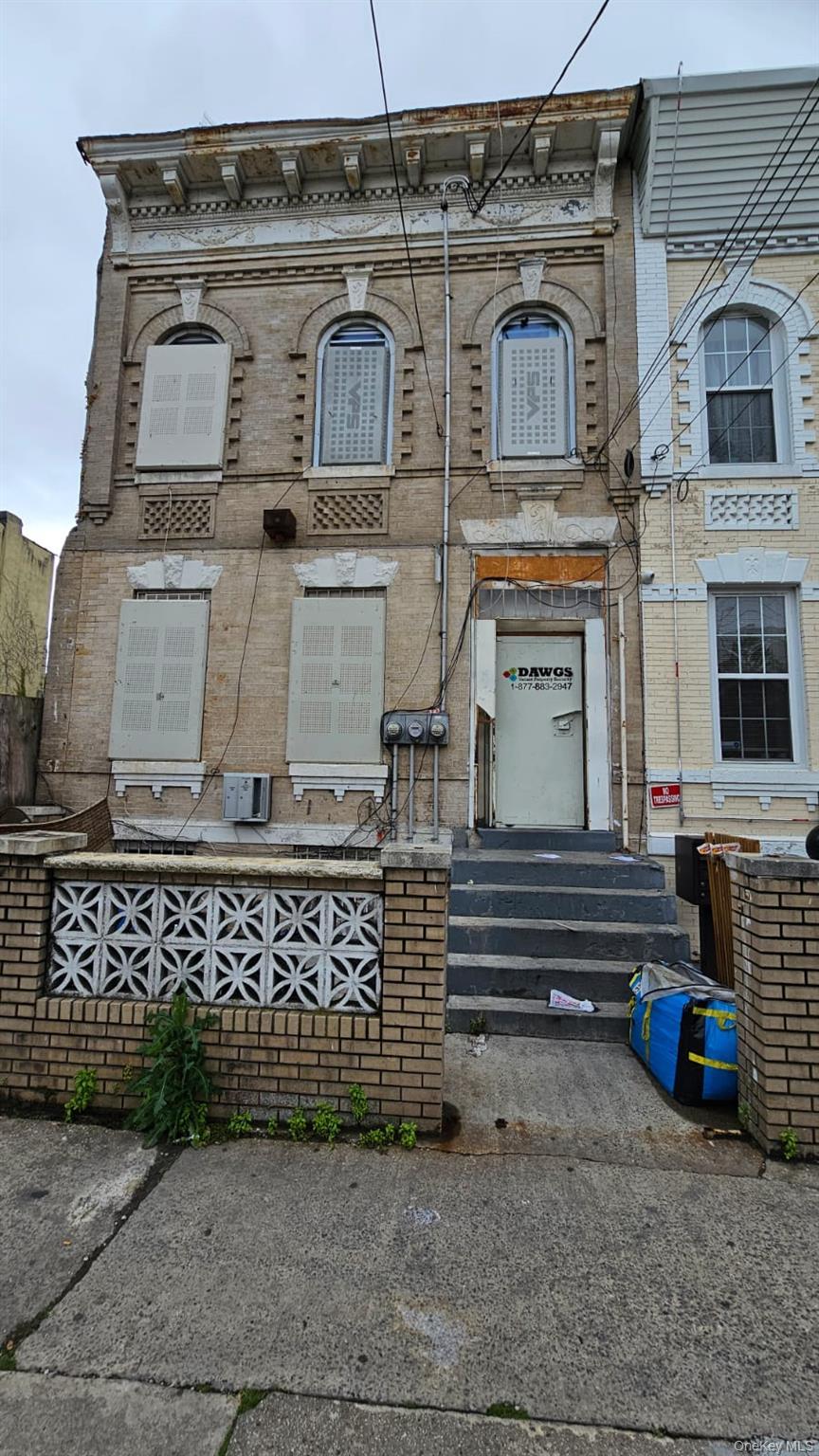 Single Family Dumont  Brooklyn, NY 11207, MLS-905561-2