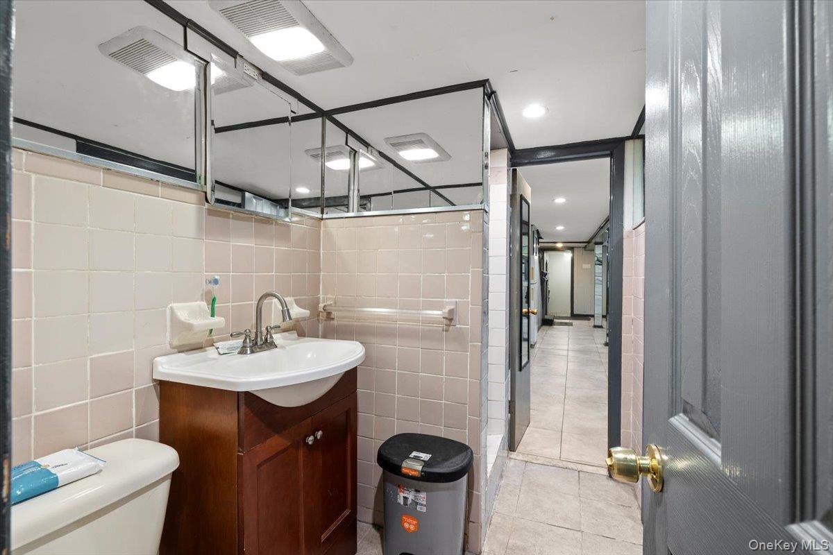 Single Family 26th Brooklyn, NY 11210, MLS-905598-27