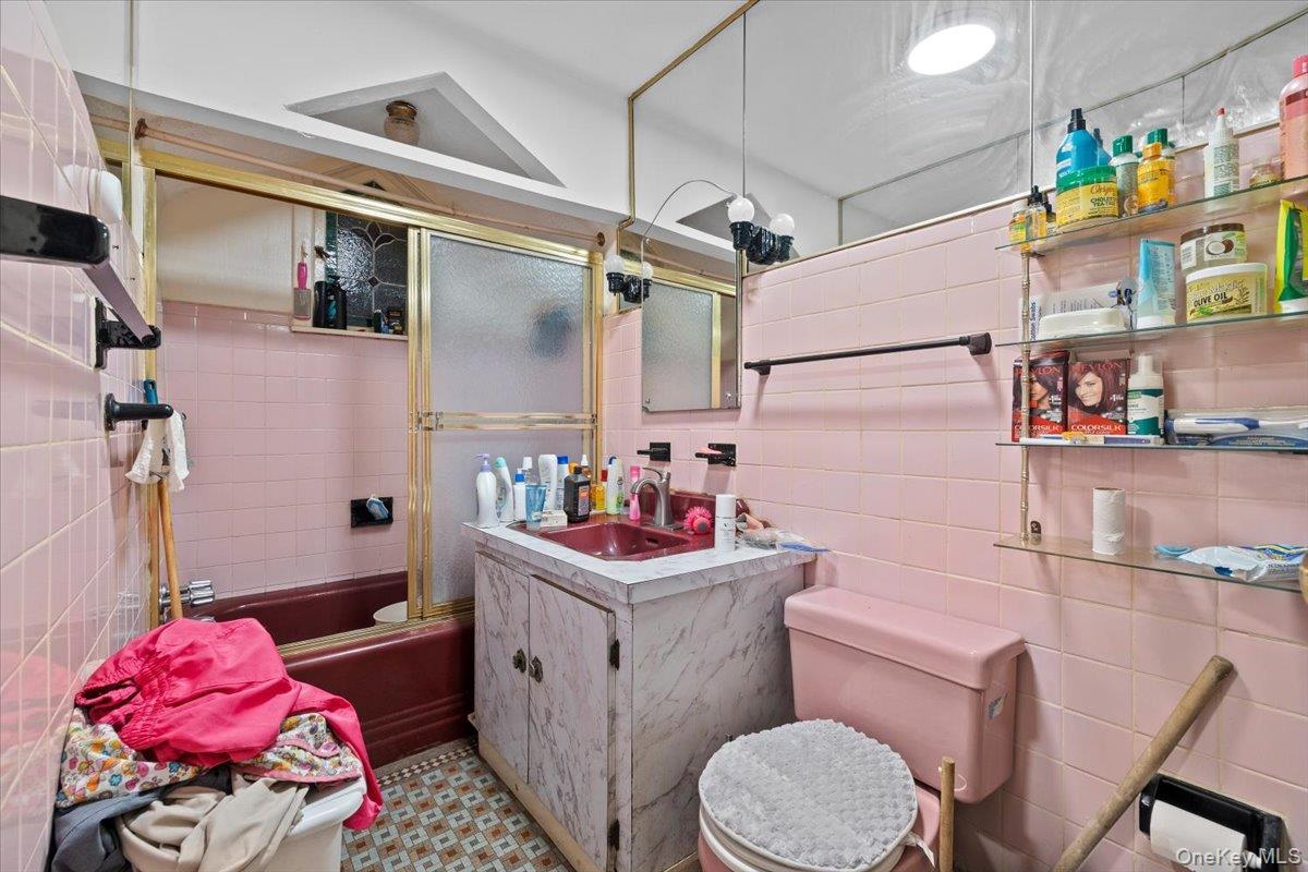 Single Family 26th Brooklyn, NY 11210, MLS-905598-9