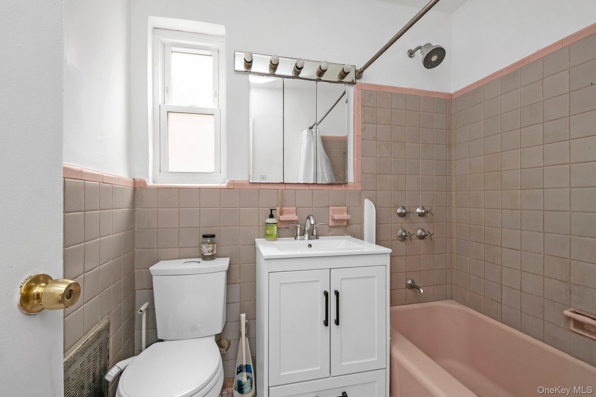 Single Family Young  Bronx, NY 10469, MLS-905636-14