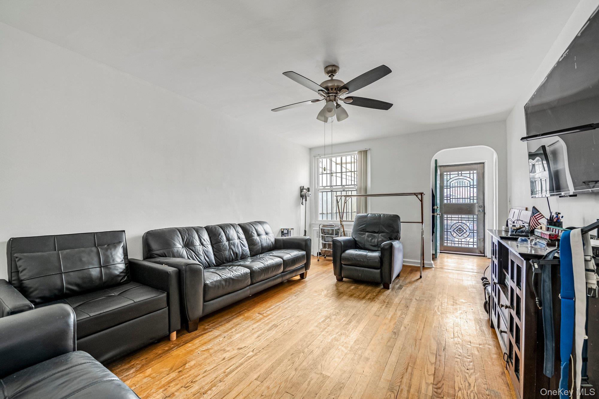 Single Family Young  Bronx, NY 10469, MLS-905636-3