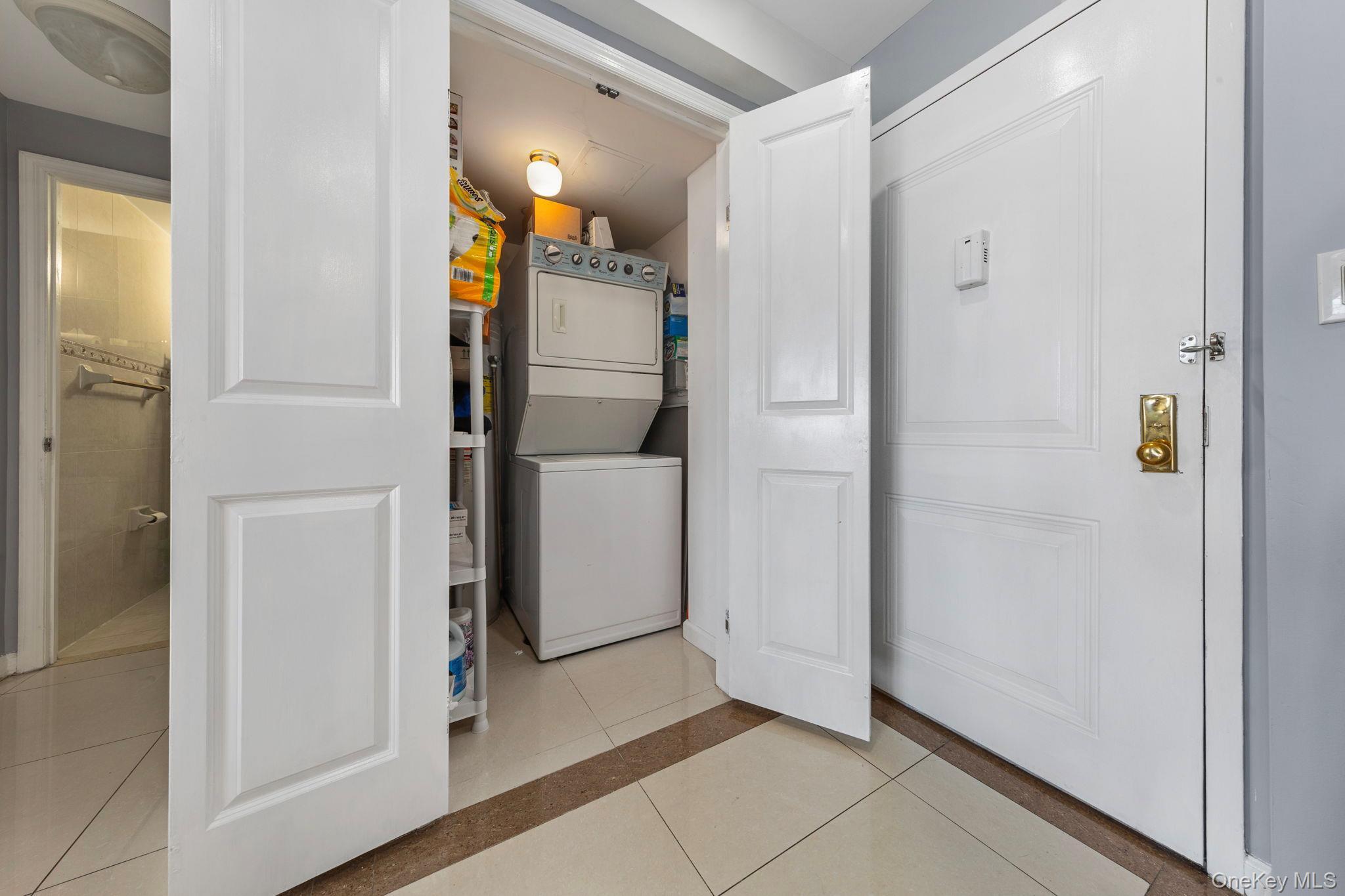 Condo Prince  Queens, NY 11354, MLS-905658-16