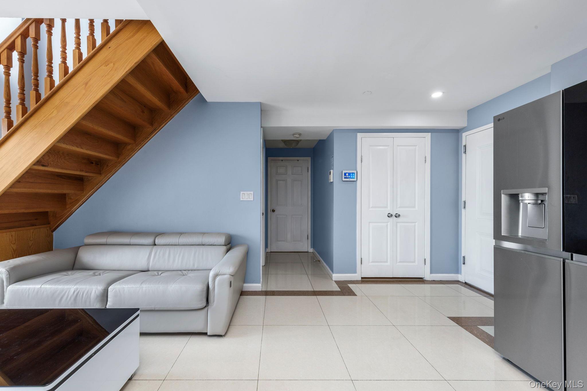 Condo Prince  Queens, NY 11354, MLS-905658-4