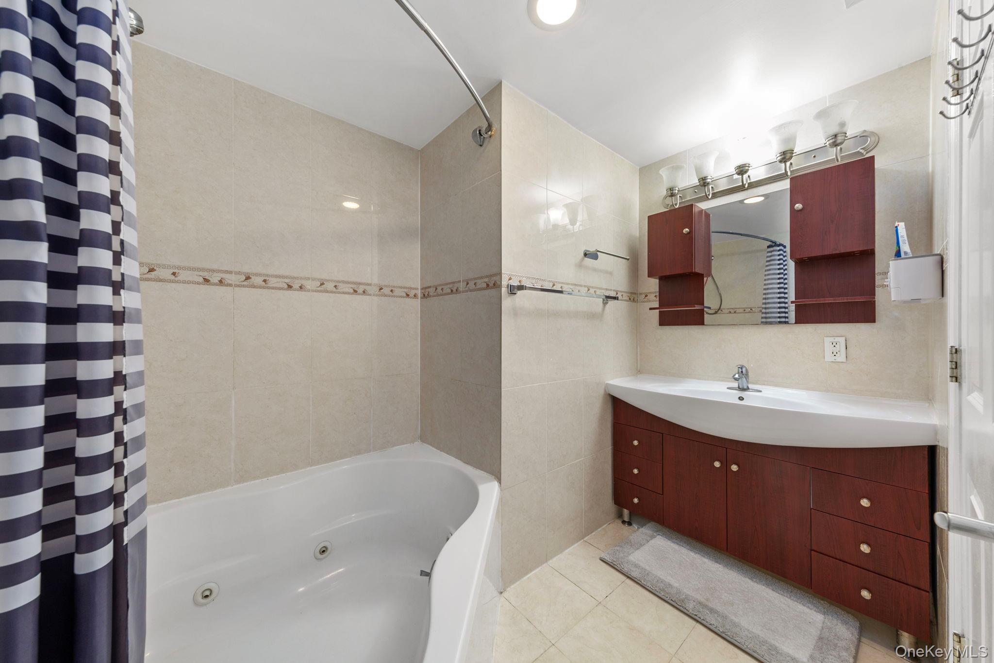 Condo Prince  Queens, NY 11354, MLS-905658-9