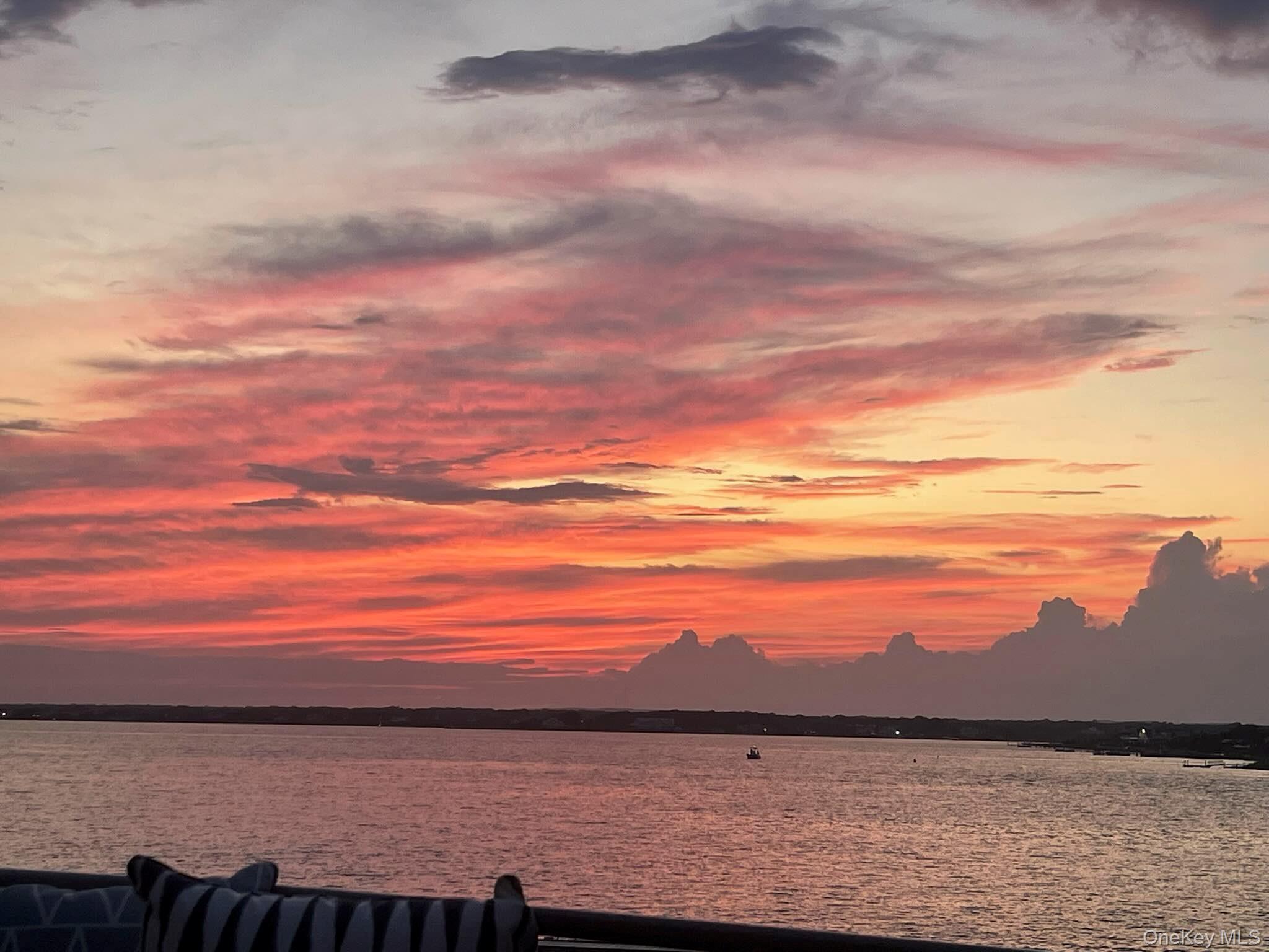 Condo Dune  Suffolk County, NY 11978, MLS-905709-2