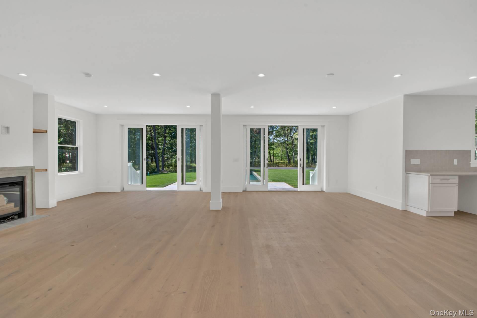 Single Family Summit Suffolk County, NY 11977, MLS-905715-10