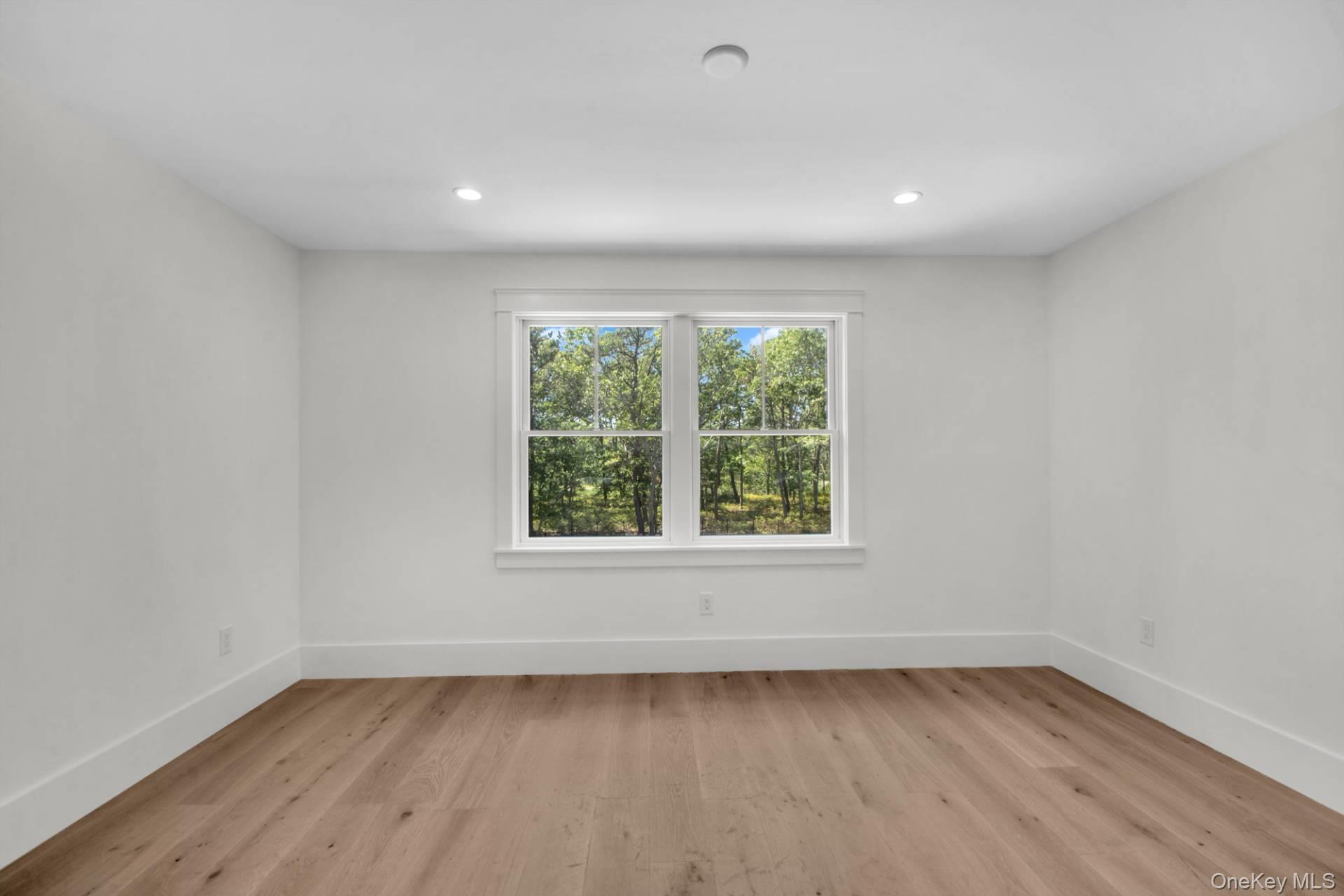 Single Family Summit Suffolk County, NY 11977, MLS-905715-17