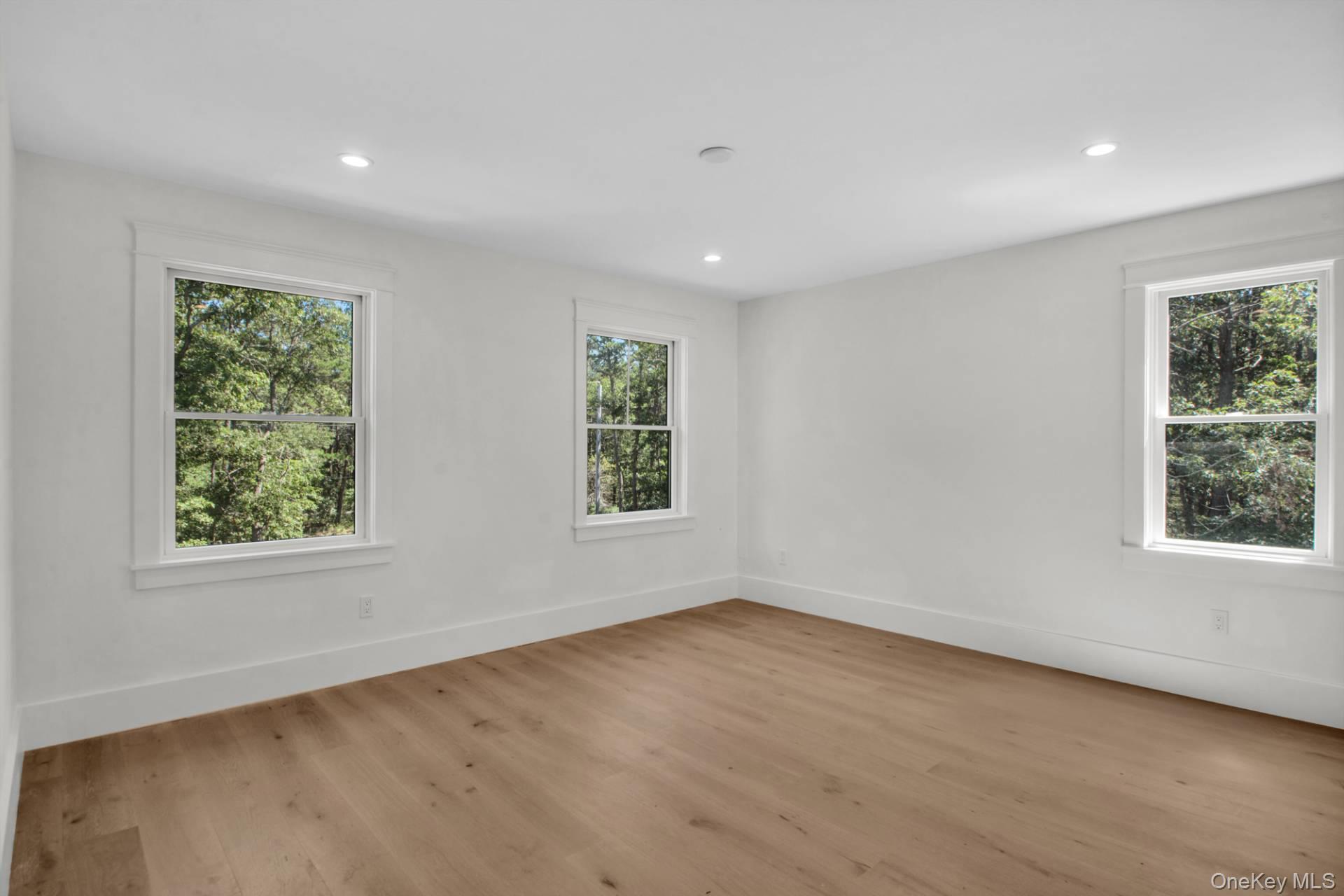 Single Family Summit Suffolk County, NY 11977, MLS-905715-18