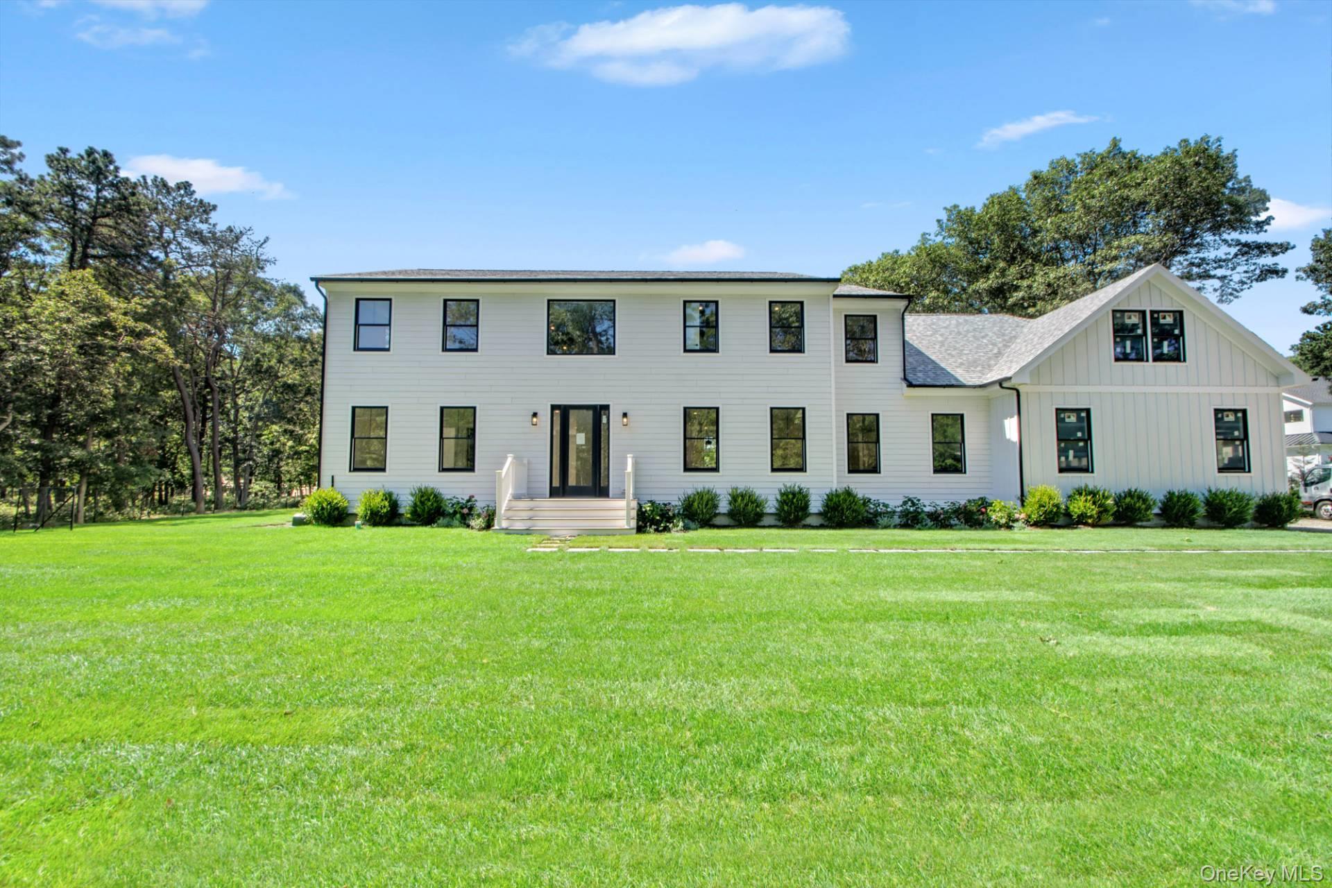 Single Family Summit Suffolk County, NY 11977, MLS-905715-20