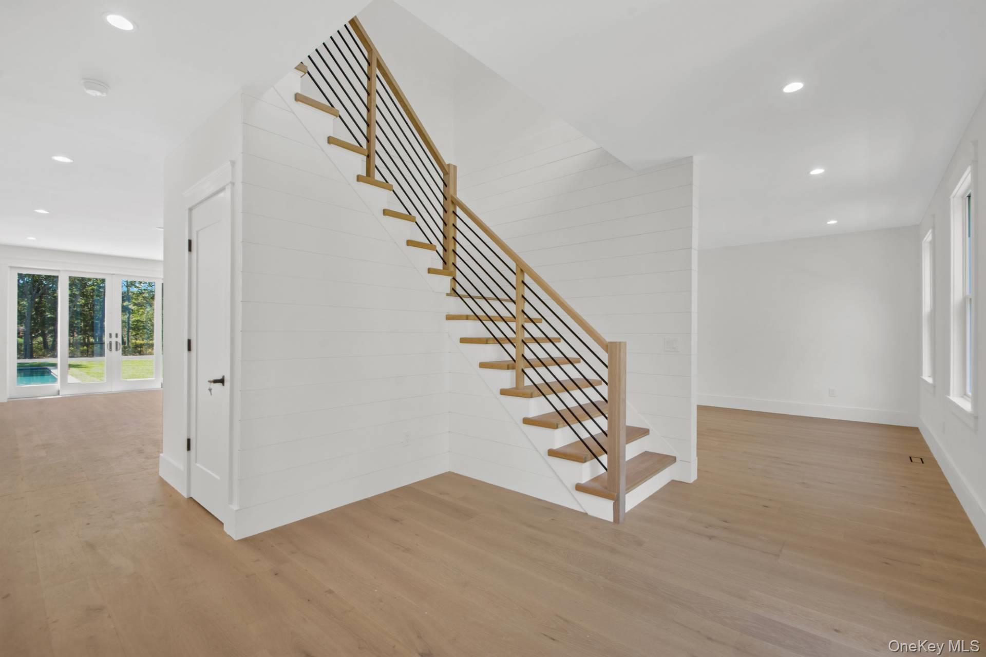 Single Family Summit Suffolk County, NY 11977, MLS-905715-9