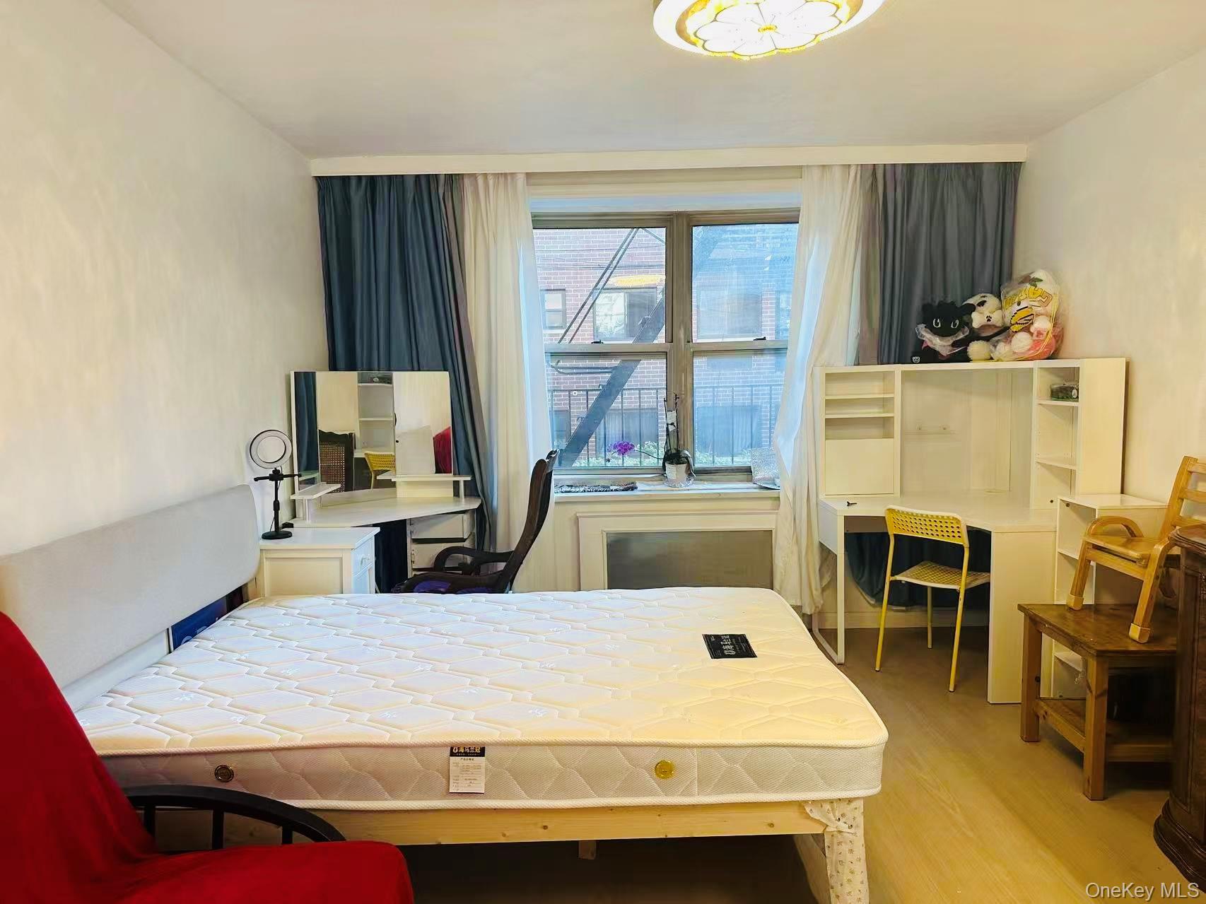 Apartment Saunders  Queens, NY 11374, MLS-905724-10