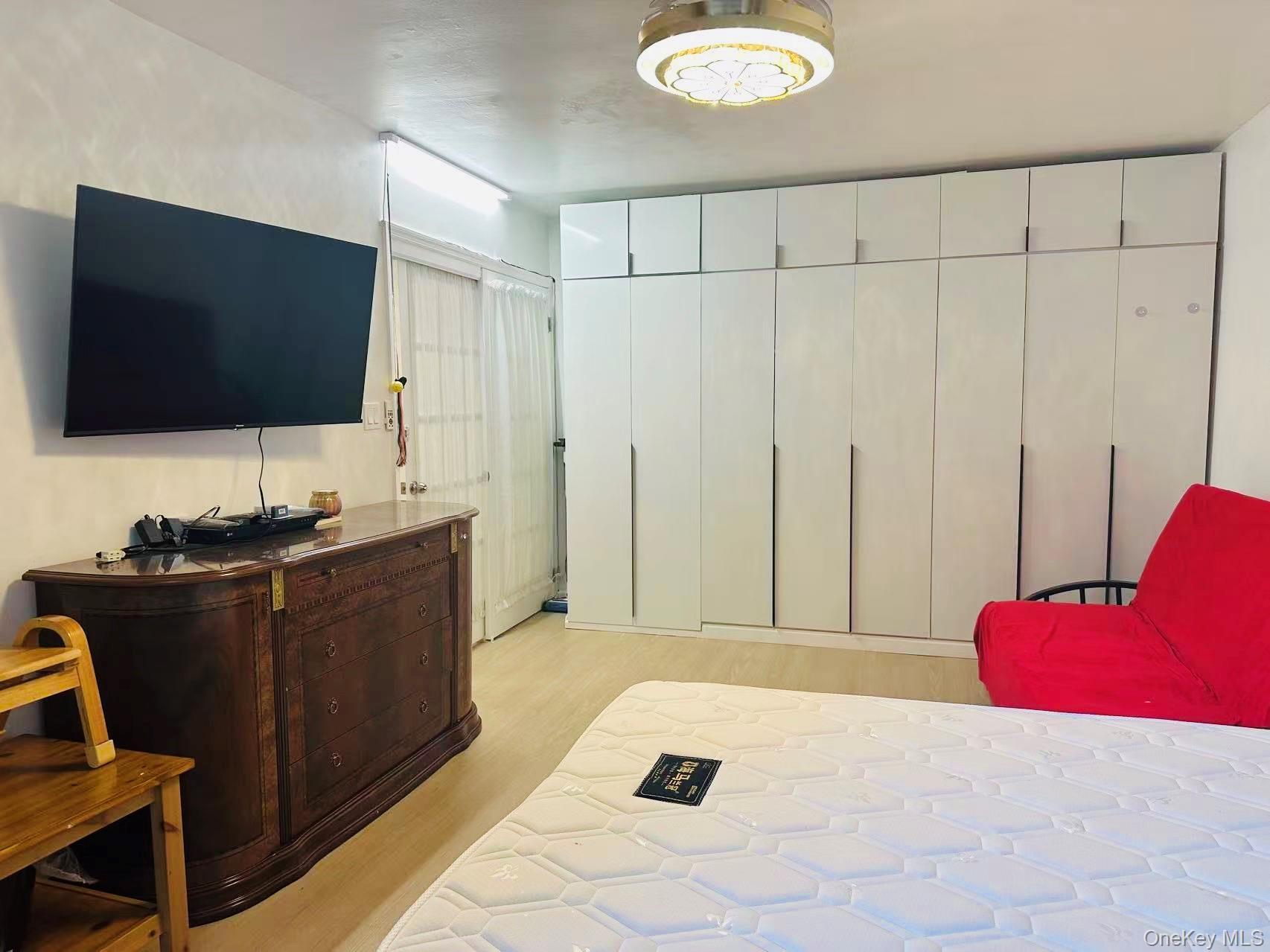 Apartment Saunders  Queens, NY 11374, MLS-905724-5