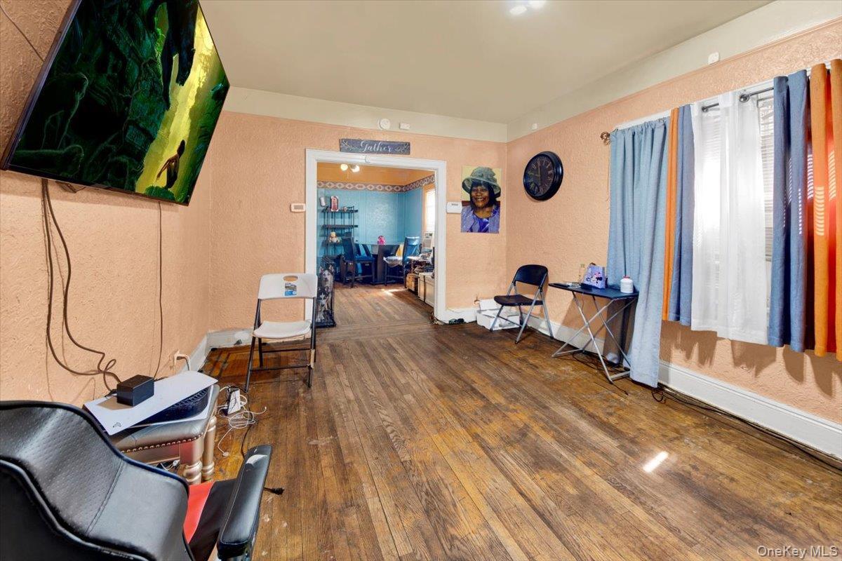 Single Family Wickham  Bronx, NY 10466, MLS-905725-2