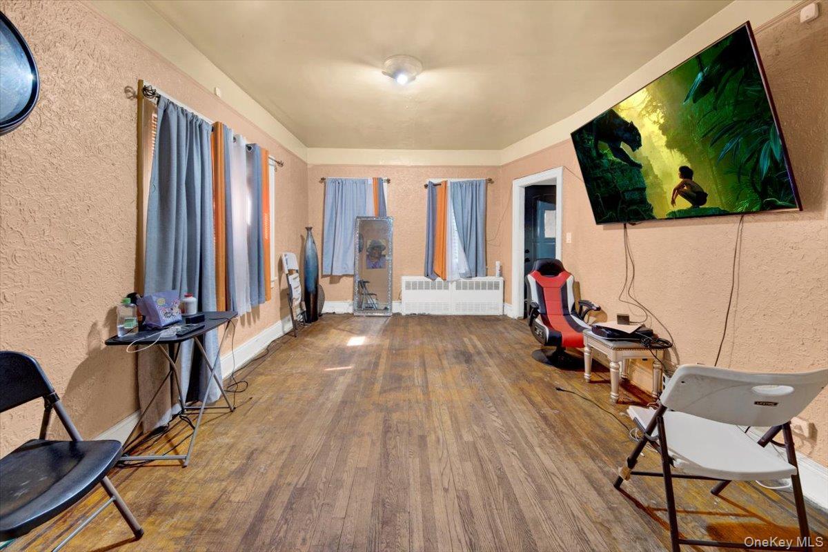 Single Family Wickham  Bronx, NY 10466, MLS-905725-3