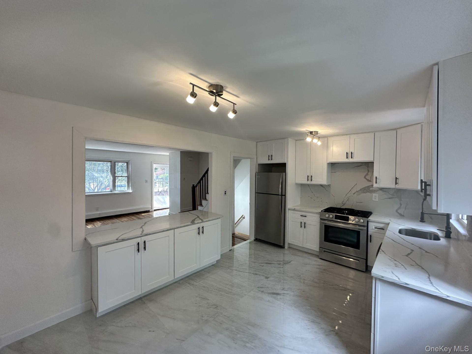 Single Family 228th  Bronx, NY 10466, MLS-905752-9