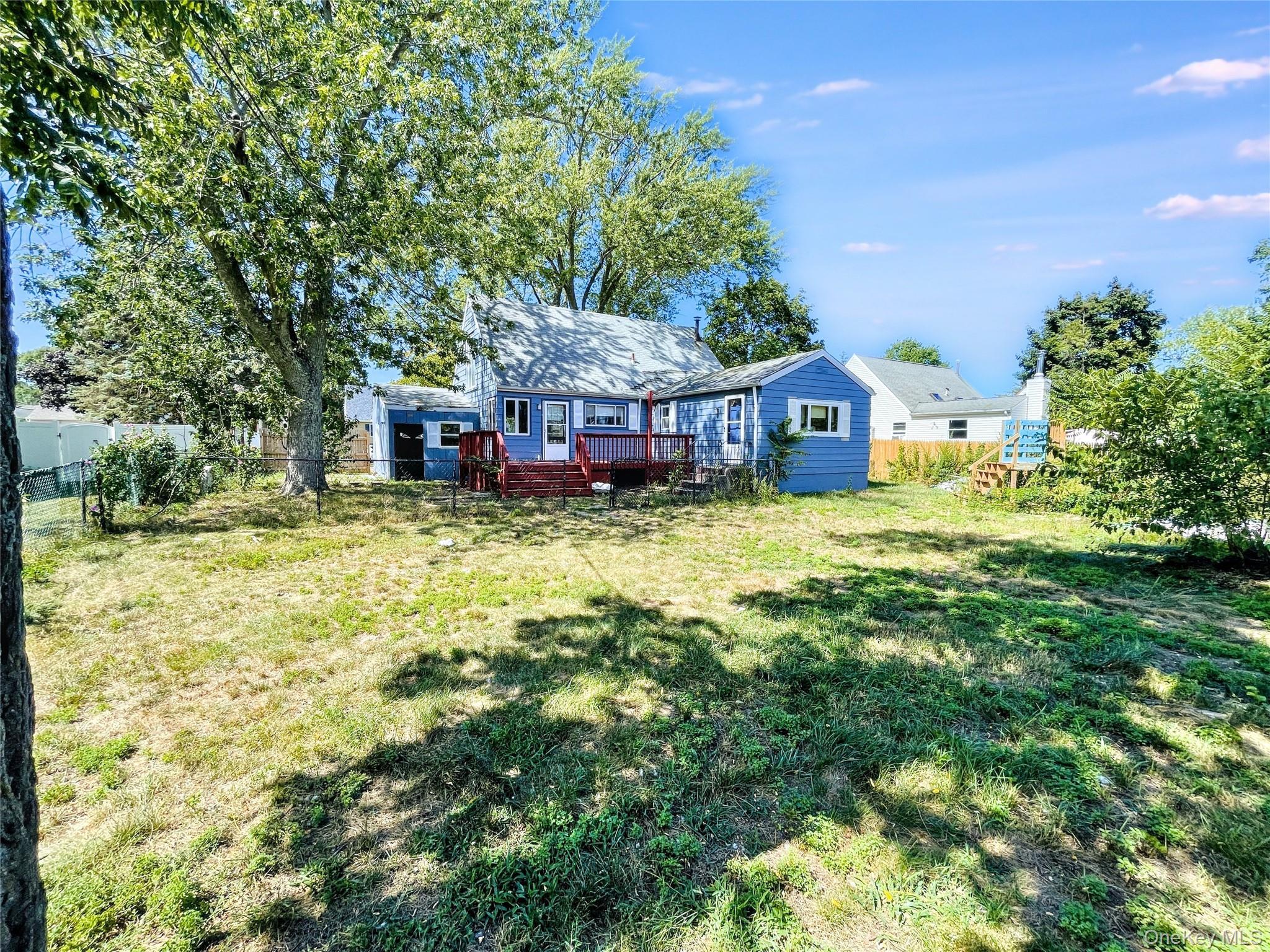 Single Family Woods  Suffolk County, NY 11720, MLS-905810-20