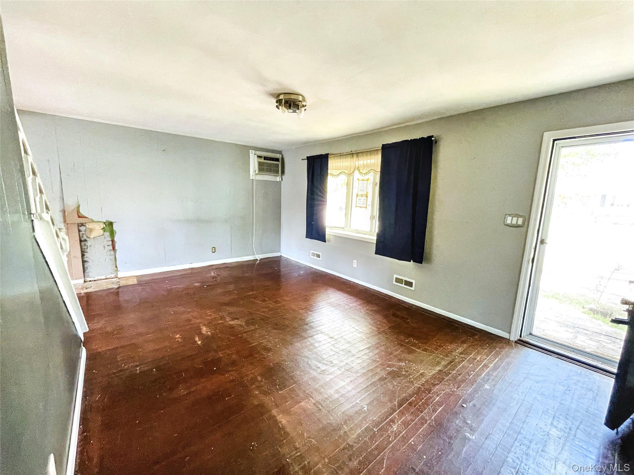 Single Family Woods Suffolk County, NY 11720, MLS-905810-9