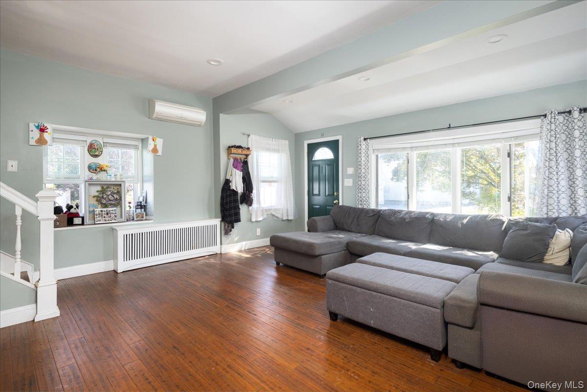 Single Family Silver Nassau County, NY 11572, MLS-905826-13