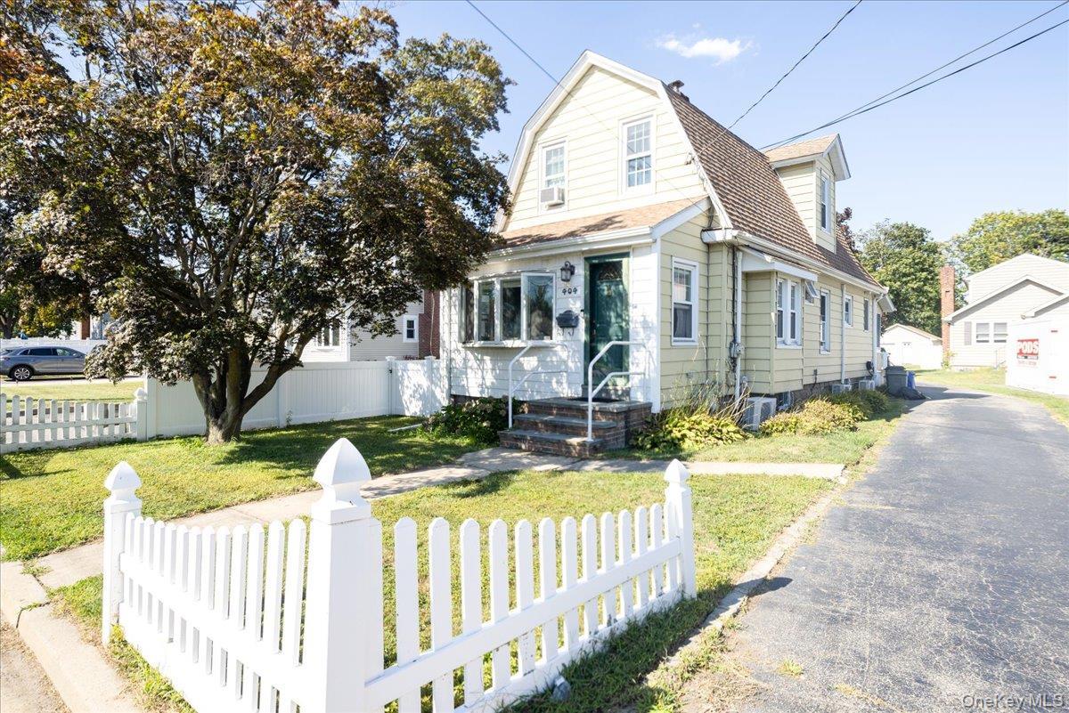 Single Family Silver Nassau County, NY 11572, MLS-905826-2