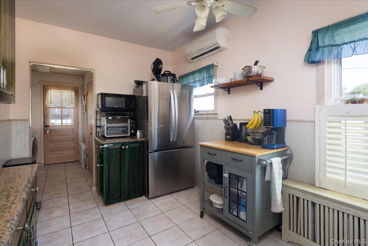 Single Family Silver Nassau County, NY 11572, MLS-905826-8