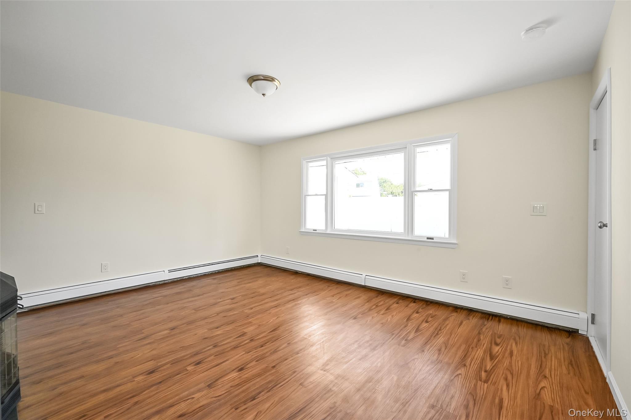 Single Family Autumn  Nassau County, NY 11801, MLS-905829-4