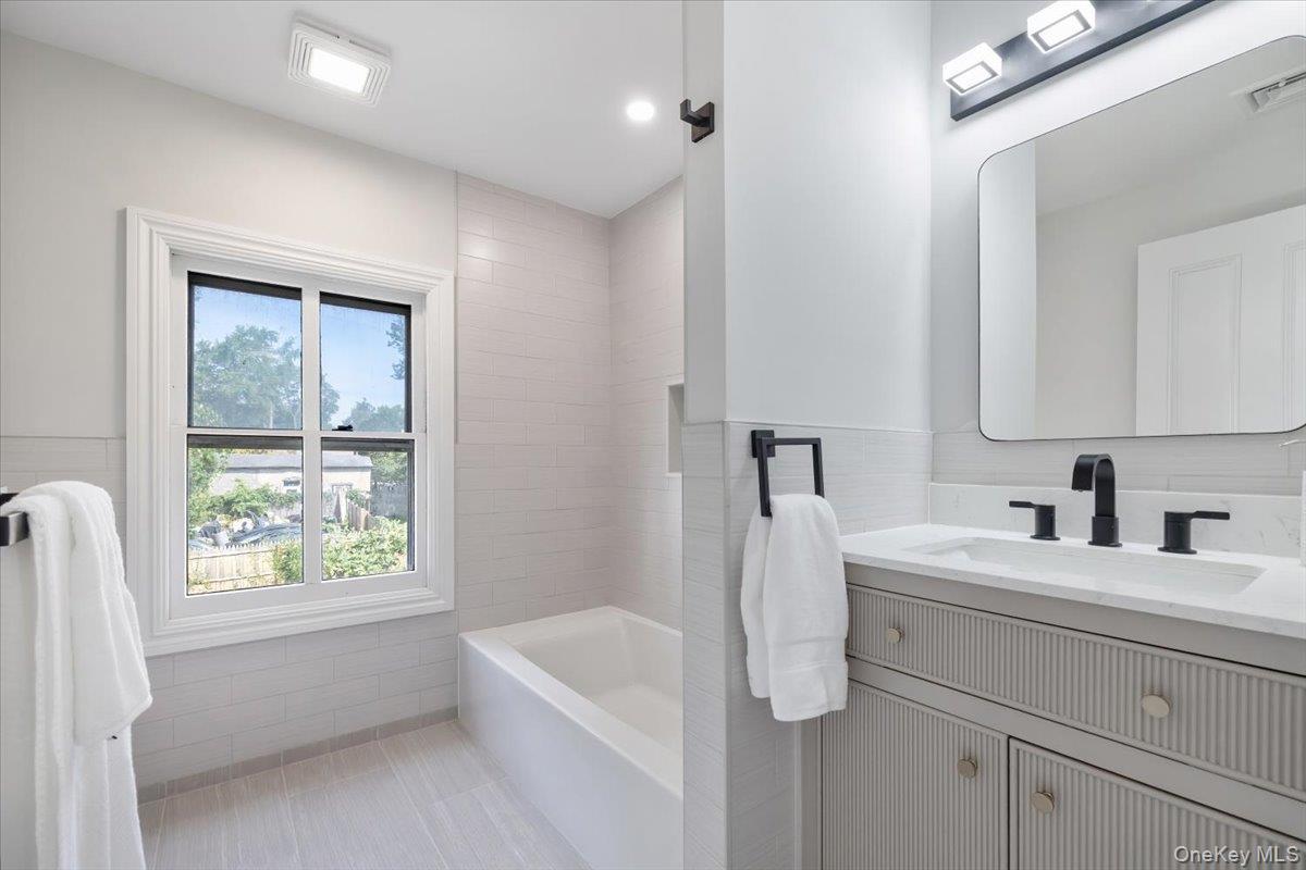 Single Family Main  Rockland County, NY 10983, MLS-905830-22