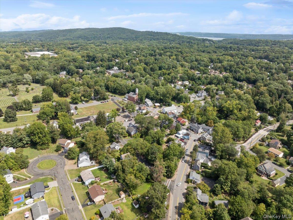 Single Family Main  Rockland County, NY 10983, MLS-905830-36