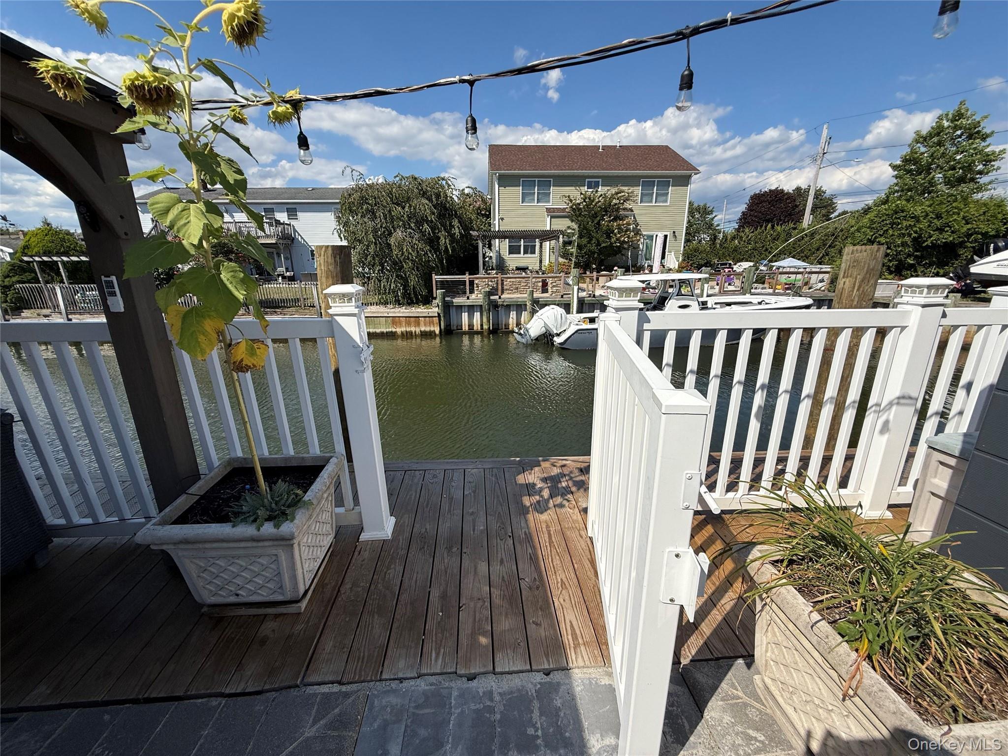 Single Family Desoto Suffolk County, NY 11701, MLS-905918-18