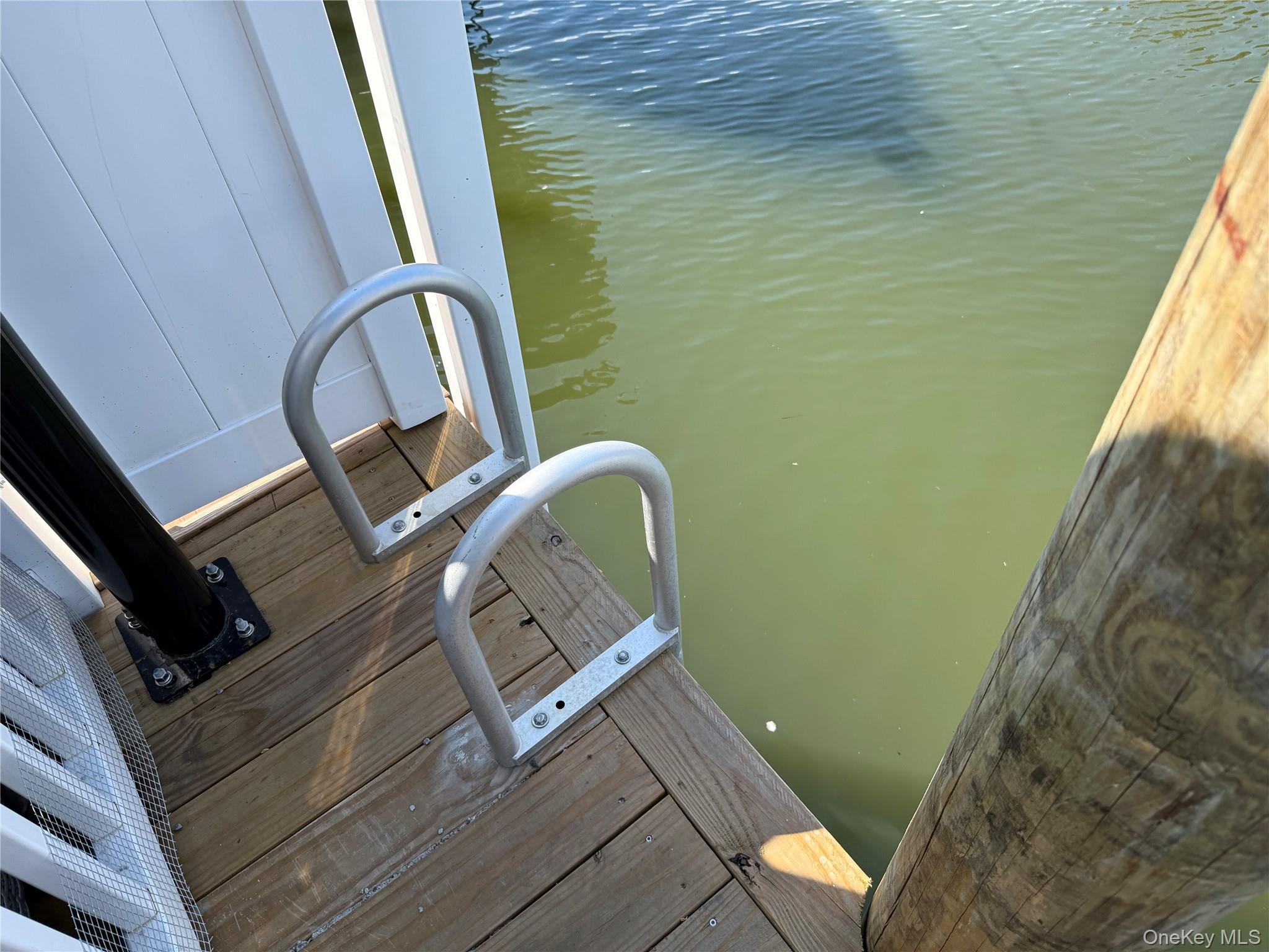 Single Family Desoto Suffolk County, NY 11701, MLS-905918-21