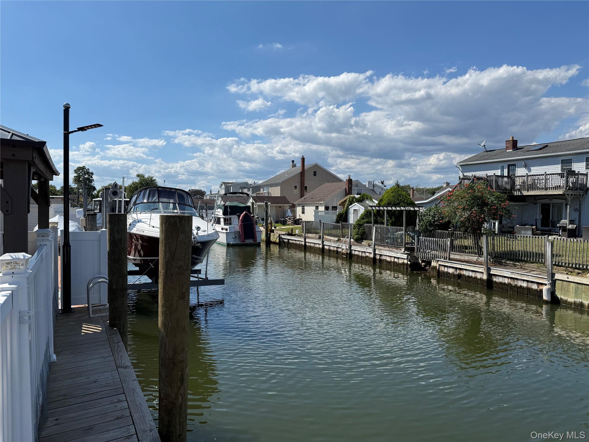 Single Family Desoto Suffolk County, NY 11701, MLS-905918-22