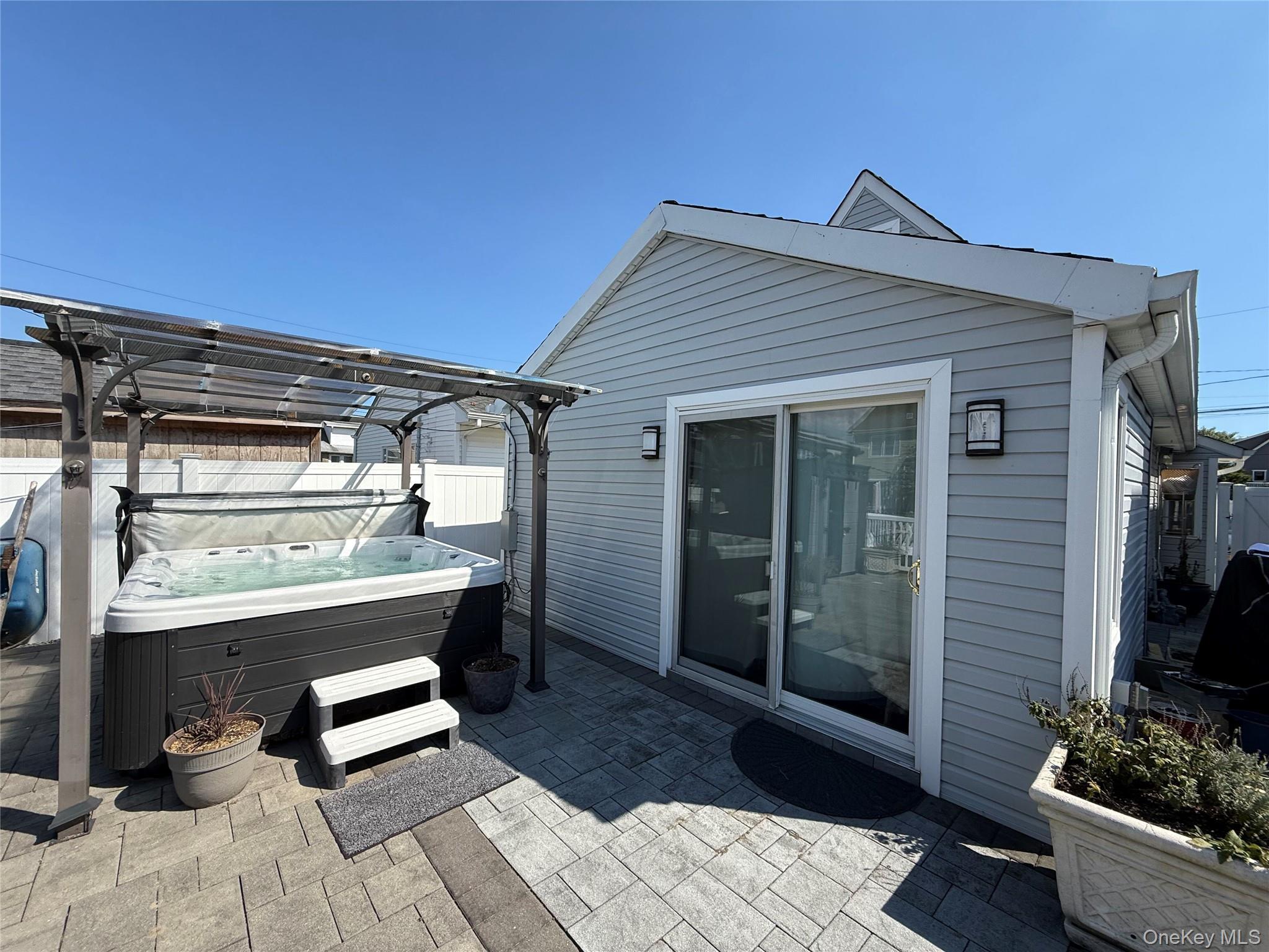 Single Family Desoto Suffolk County, NY 11701, MLS-905918-23