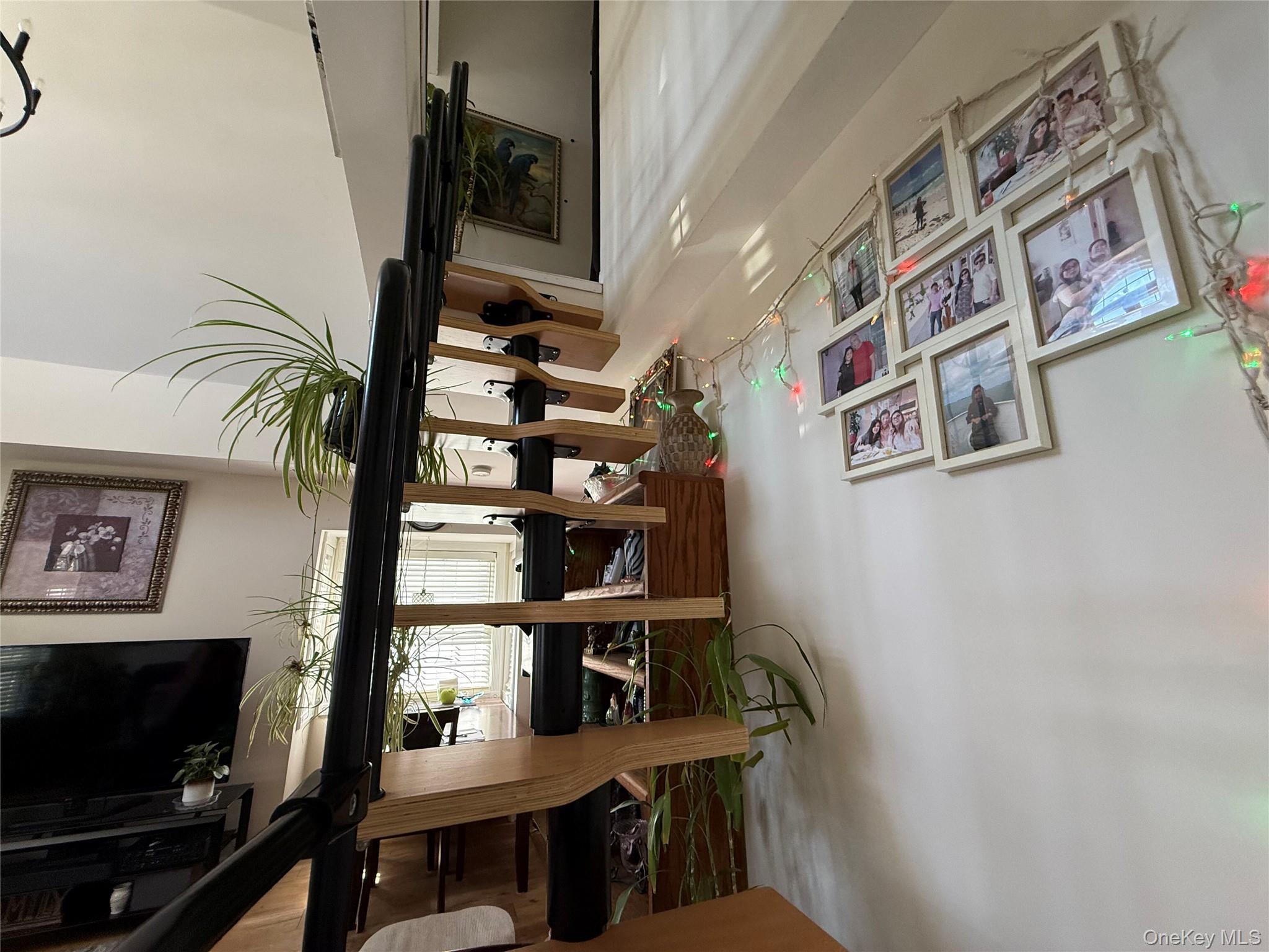 Single Family Desoto Suffolk County, NY 11701, MLS-905918-8