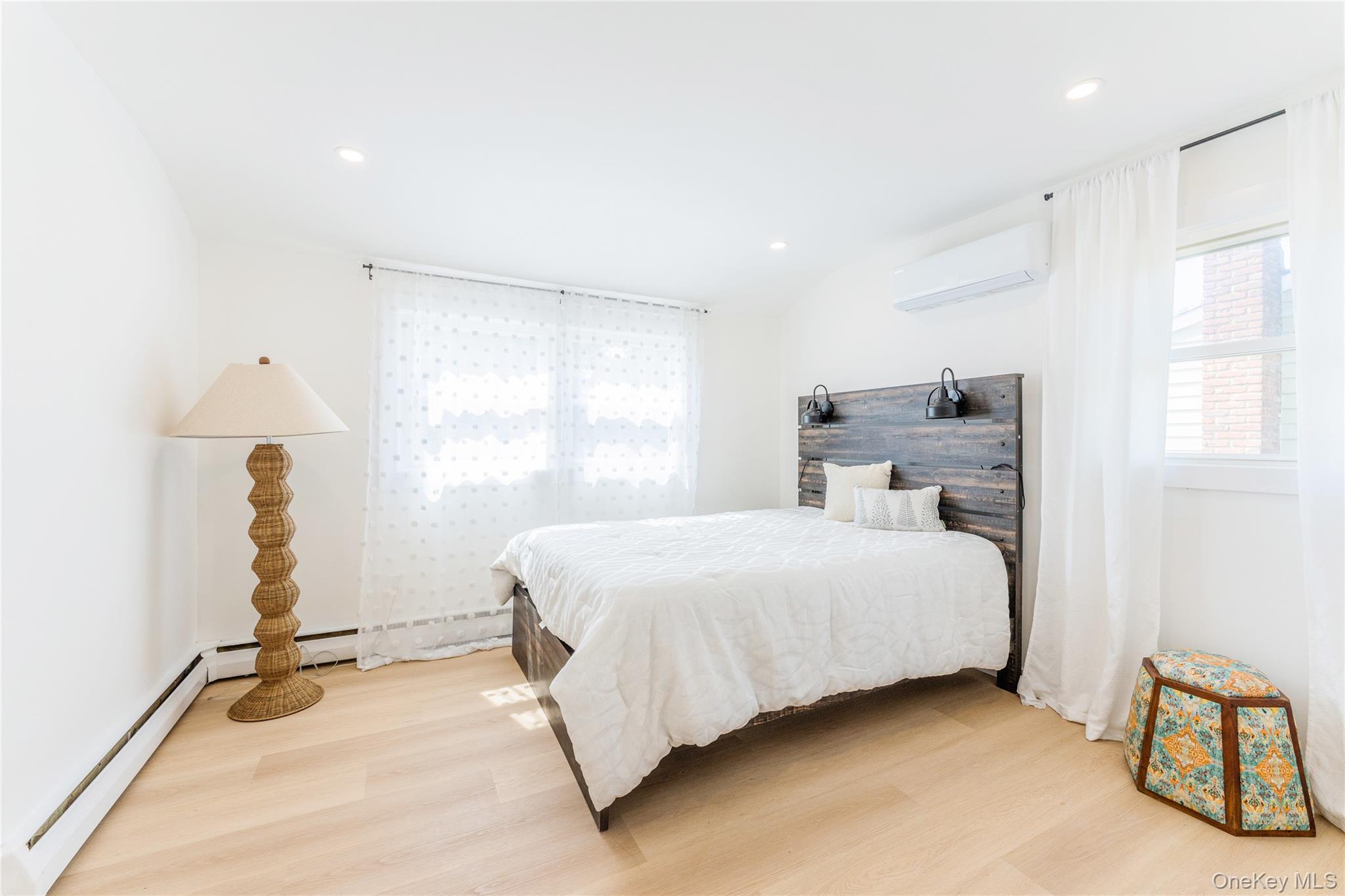 Single Family Glenwood  Nassau County, NY 11547, MLS-905923-18