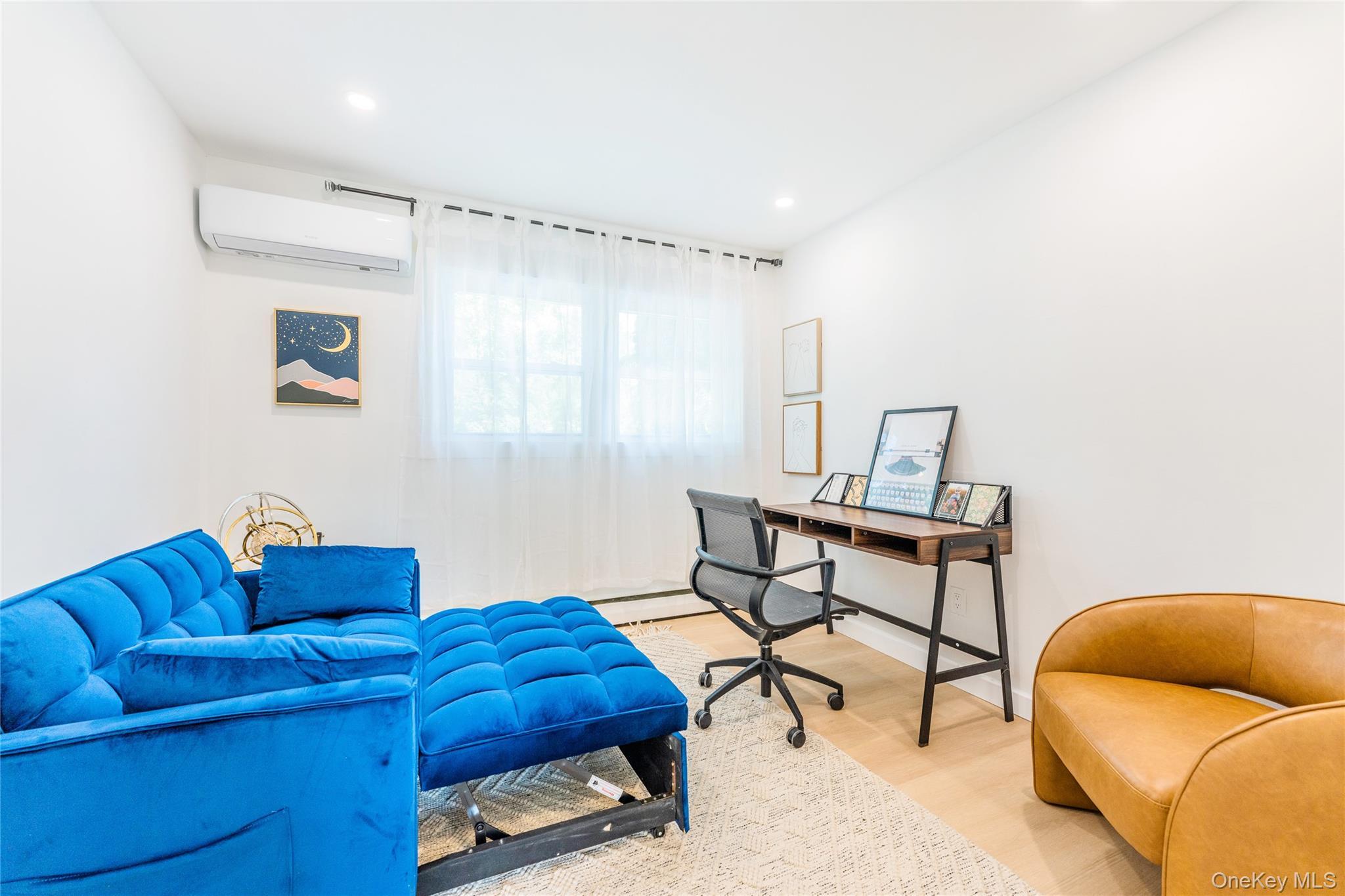 Single Family Glenwood  Nassau County, NY 11547, MLS-905923-19