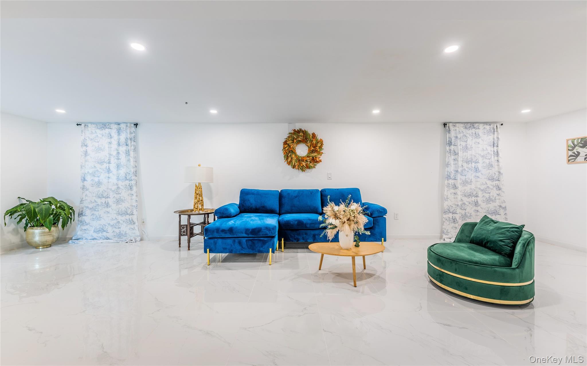 Single Family Glenwood  Nassau County, NY 11547, MLS-905923-23