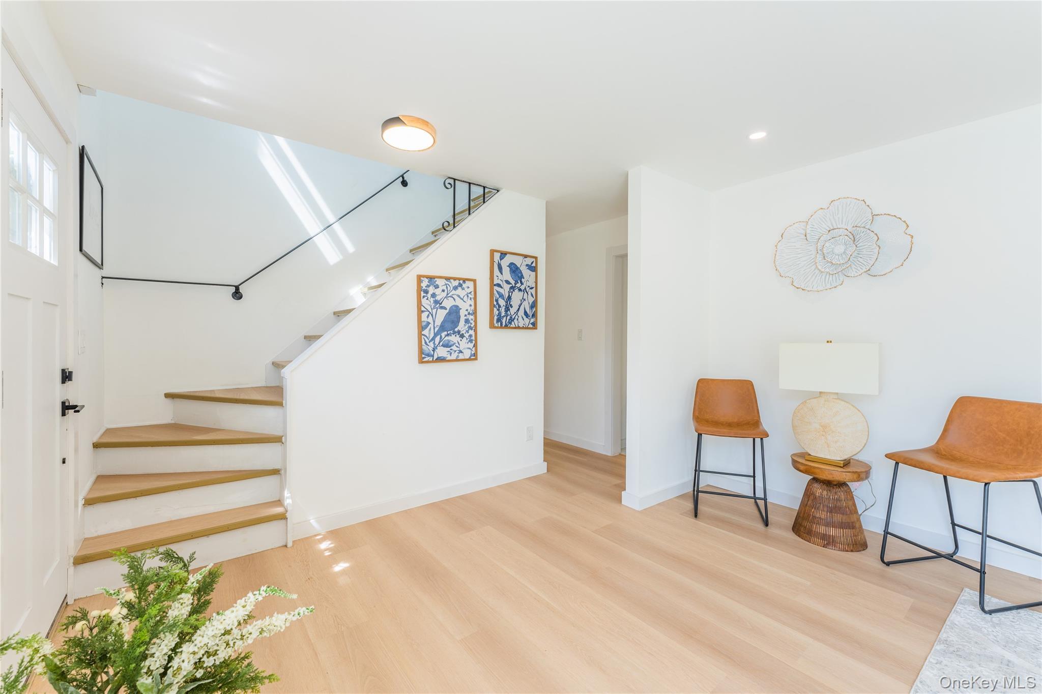 Single Family Glenwood  Nassau County, NY 11547, MLS-905923-7