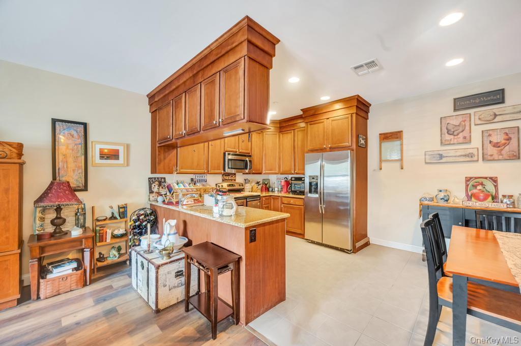 Single Family Okeefe Suffolk County, NY 11769, MLS-905967-10