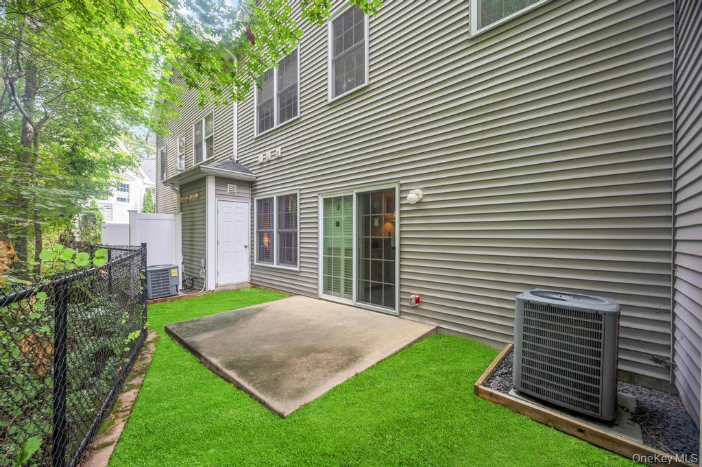 Single Family Okeefe Suffolk County, NY 11769, MLS-905967-26