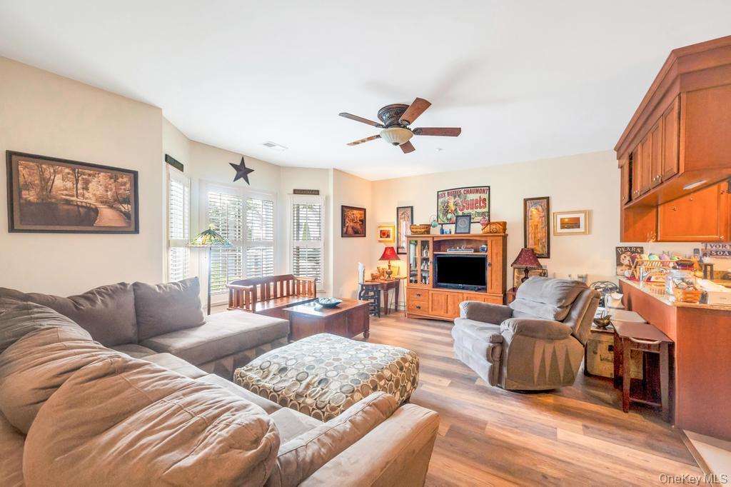 Single Family Okeefe Suffolk County, NY 11769, MLS-905967-4